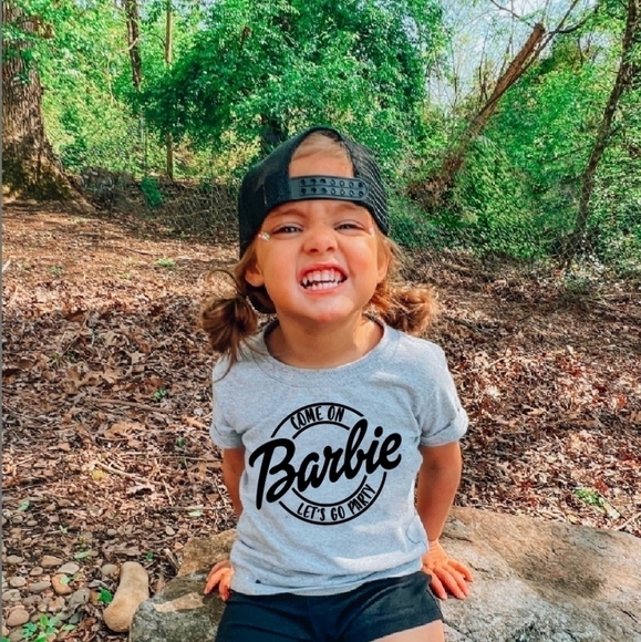Barbie Tee Shirt - Picture 1 of 3
